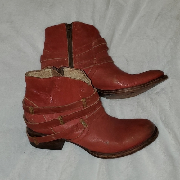 Freebird by Steven Shoes - Freebird by STEVEN Watts Leather Ankle Boot Red SIZE 9 